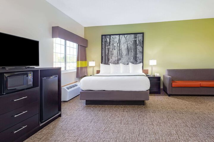 Room 12 of 27