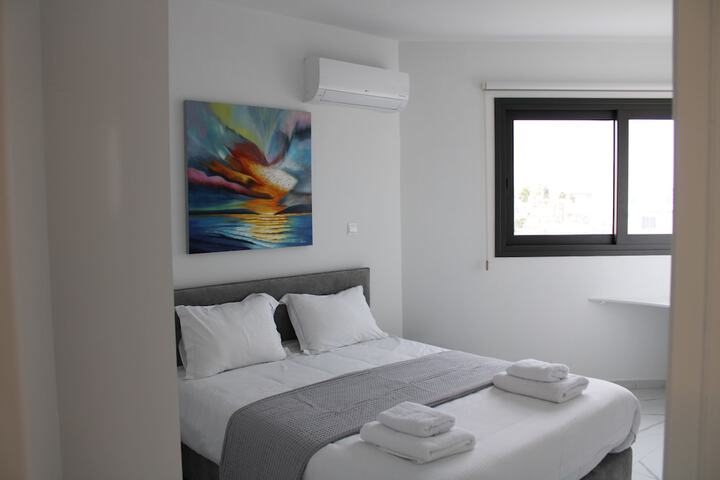 Room 4 of 19