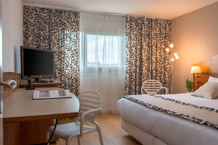 Room 25 of 73