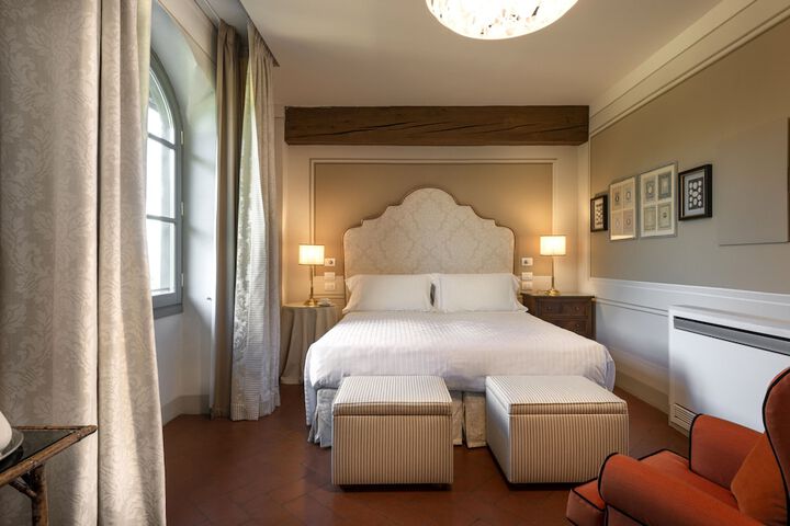 Room 4 of 55
