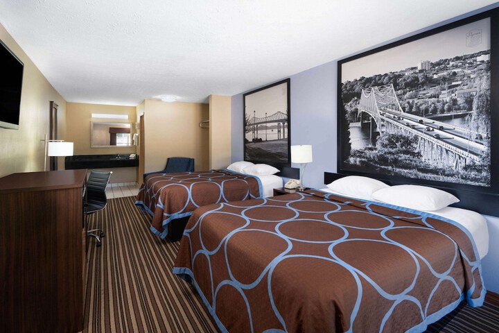 2 Queen Beds (3 of 5)