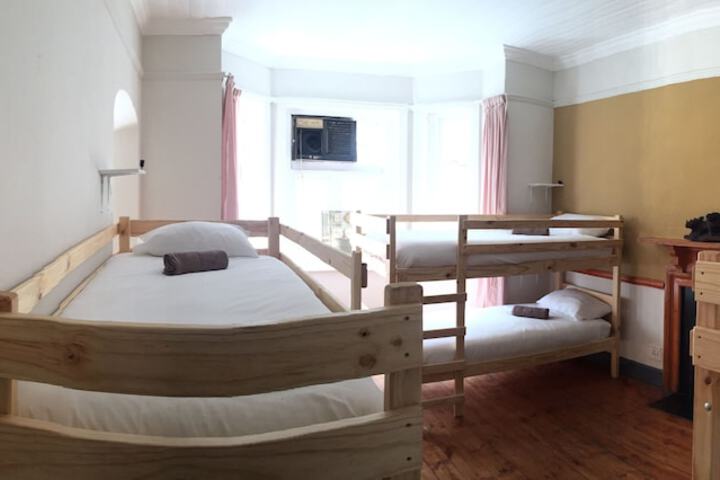 Room 13 of 16