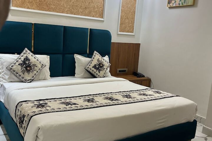 Room 5 of 22