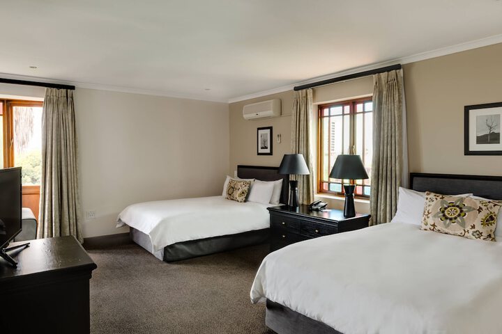 Room 2 of 64