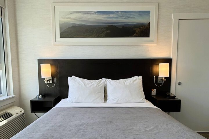 Room 28 of 52