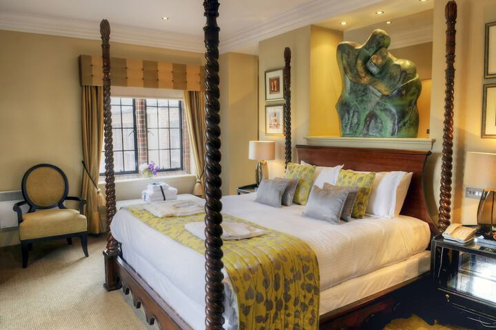 Room 10 of 74