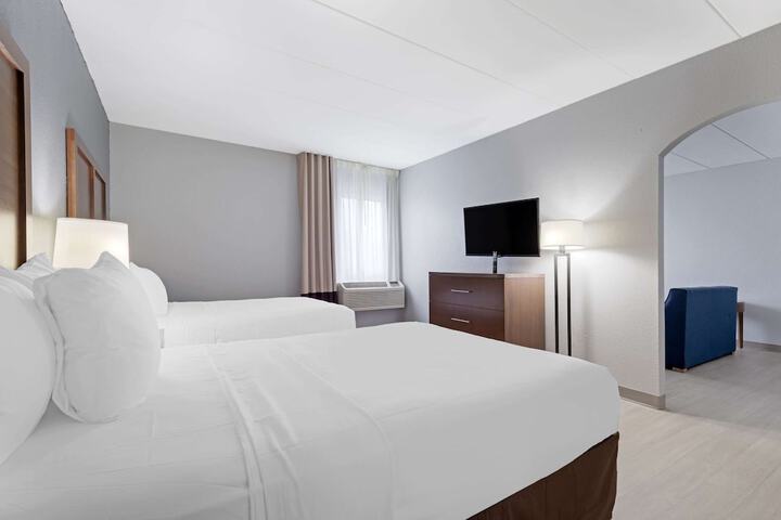2 Double Beds (4 of 14)