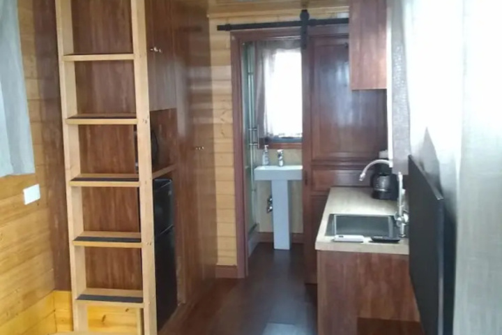 Room 4 of 15
