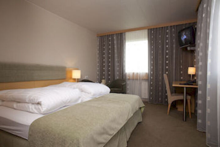 Room 18 of 38