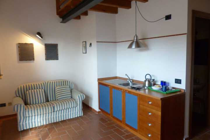 Room 10 of 28