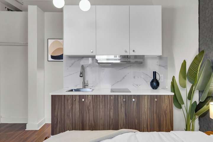 Room 17 of 174