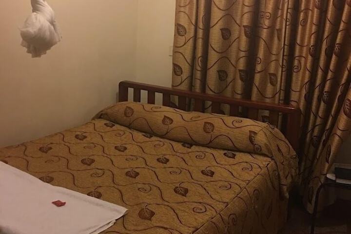 Room 2 of 20