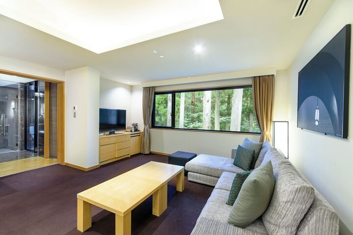 Room 13 of 50