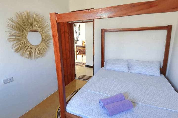 Room 4 of 48