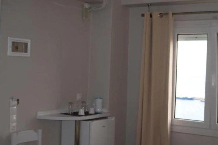 Room 8 of 11