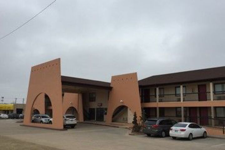Exterior of Budget Inn of OKC