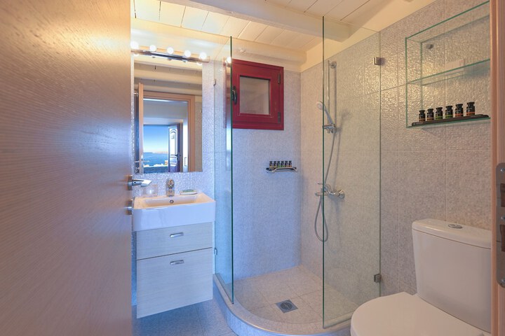 Room 92 of 131