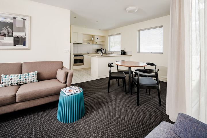 Room 13 of 22