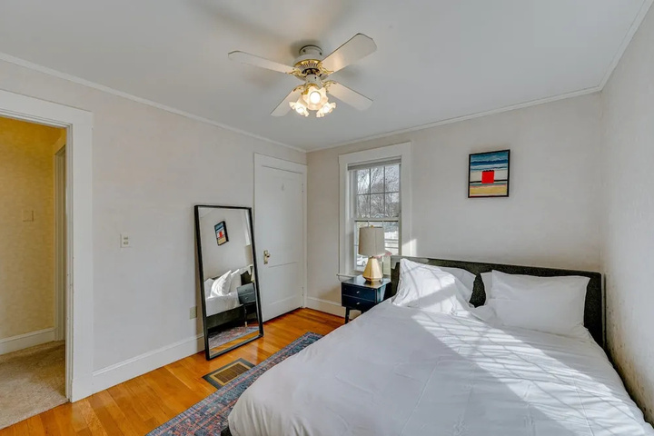 Room 4 of 19