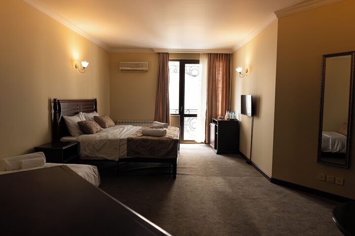 Room 13 of 47