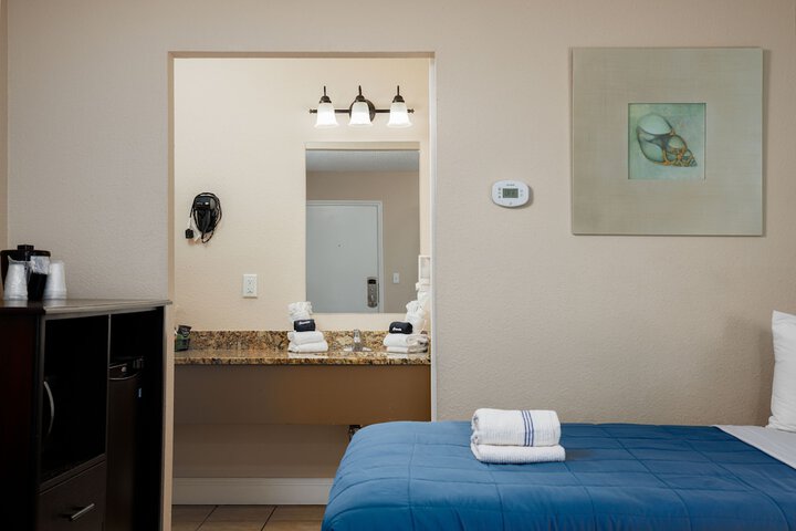2 Queen Beds Accessible (16 of 16)