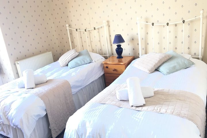 Room 9 of 25