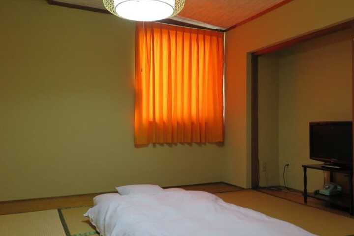 Room 4 of 21