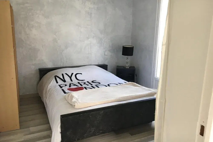 Room 2 of 7