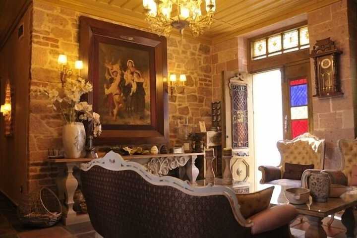 Guest Lobby