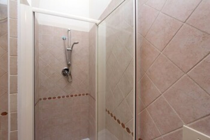Room 35 of 166