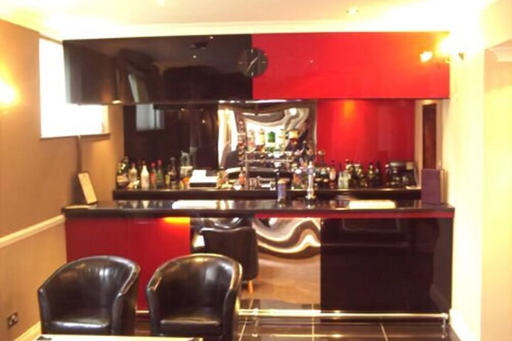 Lounge 41 of 50