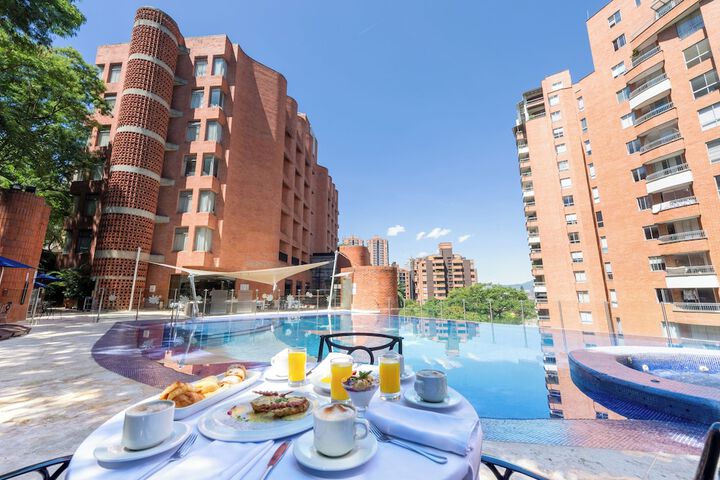Hotel Pool
