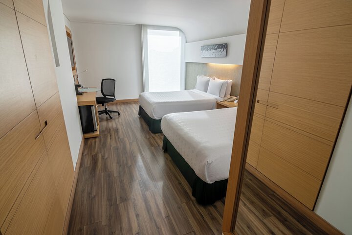 Room 19 of 91