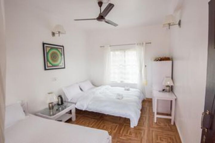 Room 4 of 10