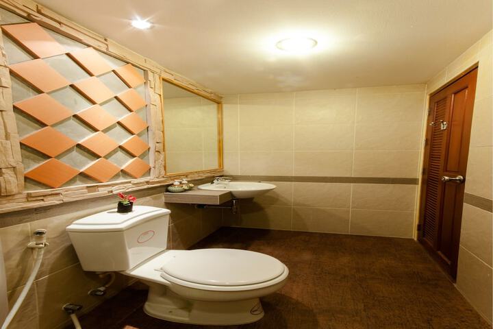Room 13 of 35
