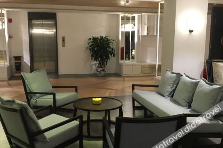 Hotel Interior 8 of 14