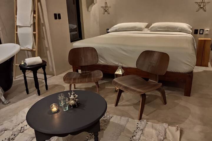 Room 9 of 26