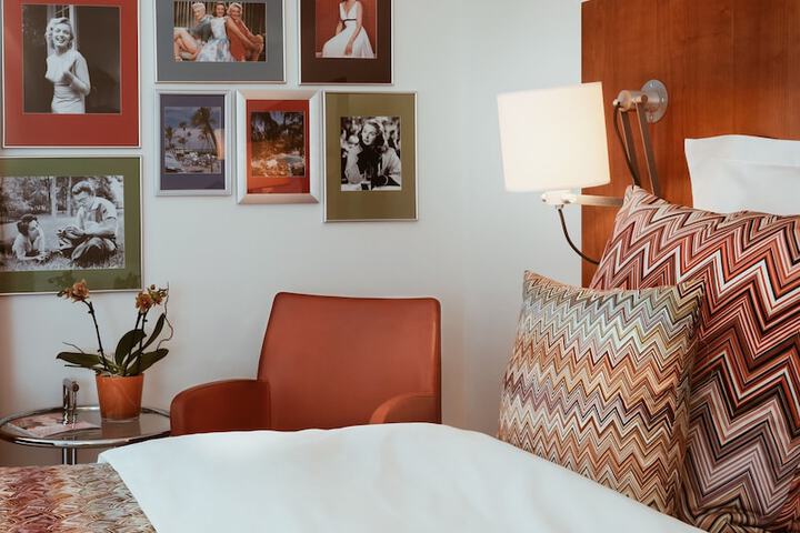 Room 20 of 49
