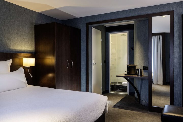 Room 42 of 103