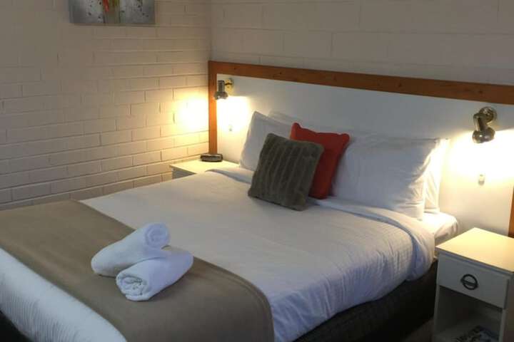 Room 6 of 40