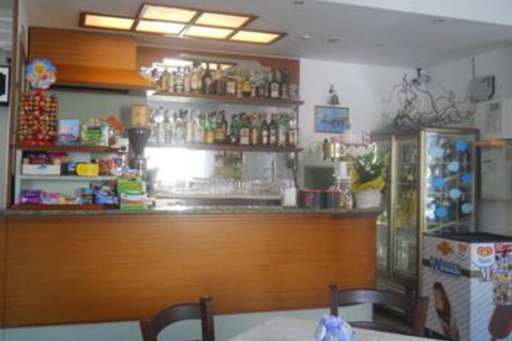 Lounge 45 of 56