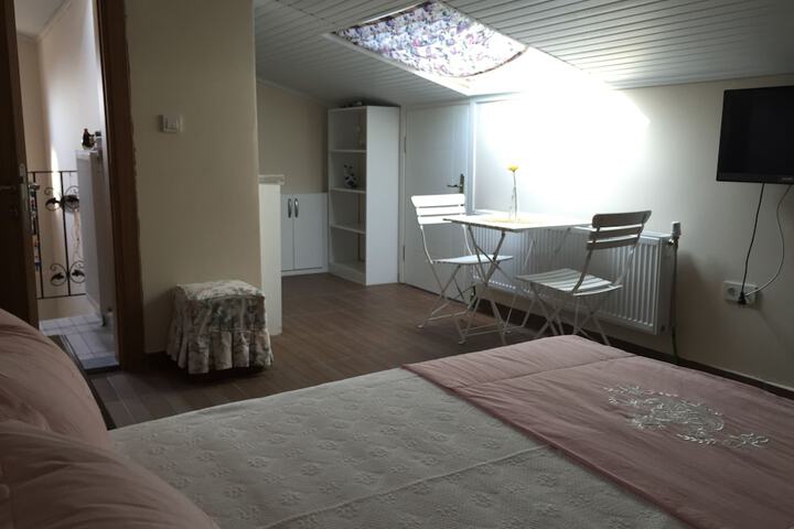 Room 52 of 101