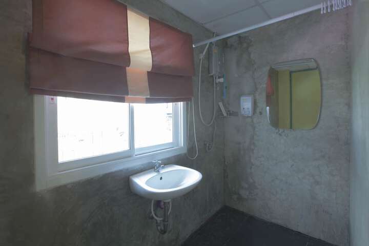 Room 25 of 54