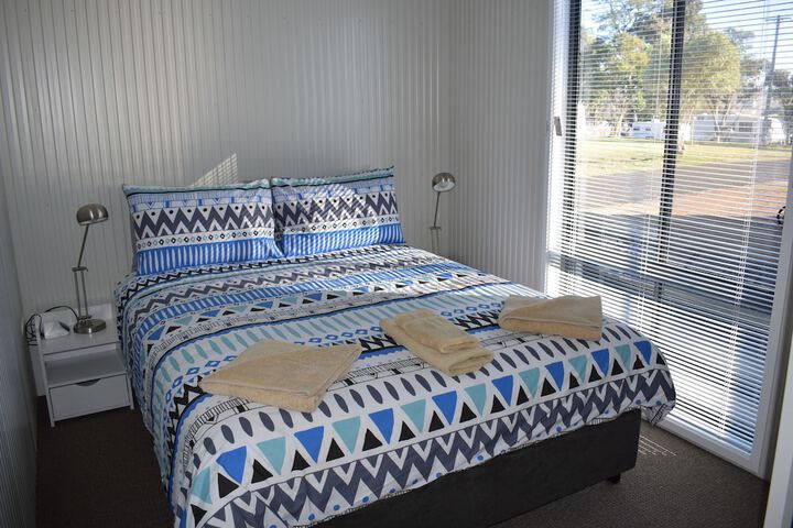 Room 6 of 38