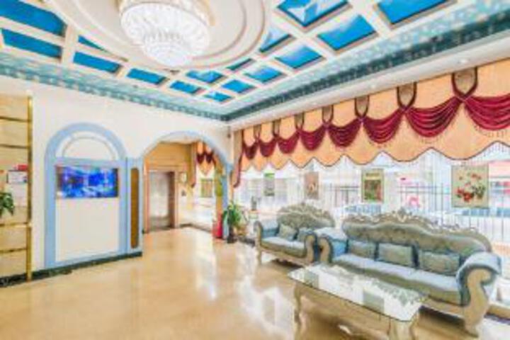 Eurasia Fashion Hotel (Seven Star Crags Archway Square Branch)