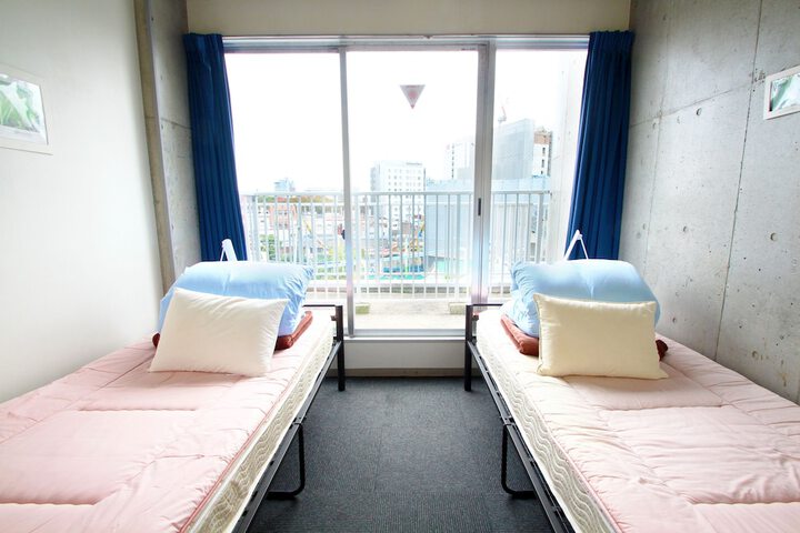 Room 8 of 48