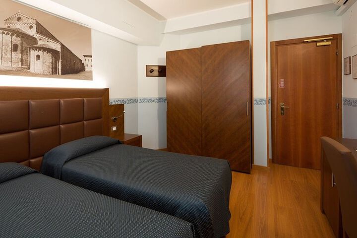 Room 11 of 67