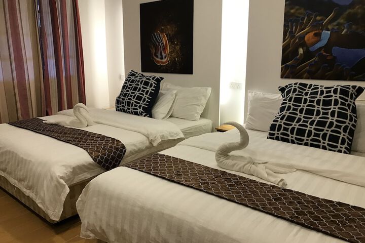 Room 30 of 163