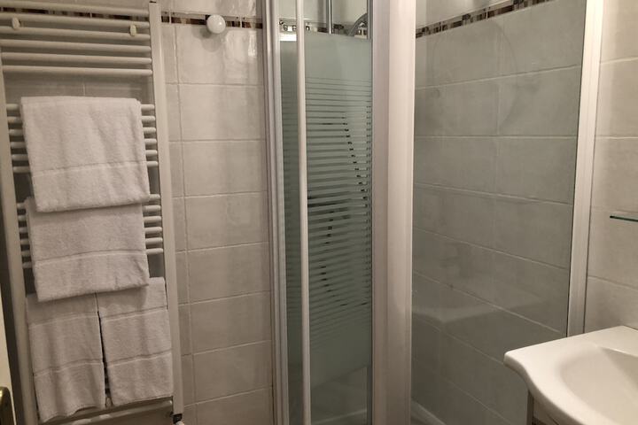 Room 73 of 116