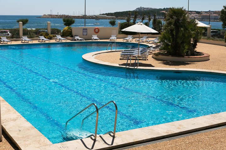 Pool 44 of 72